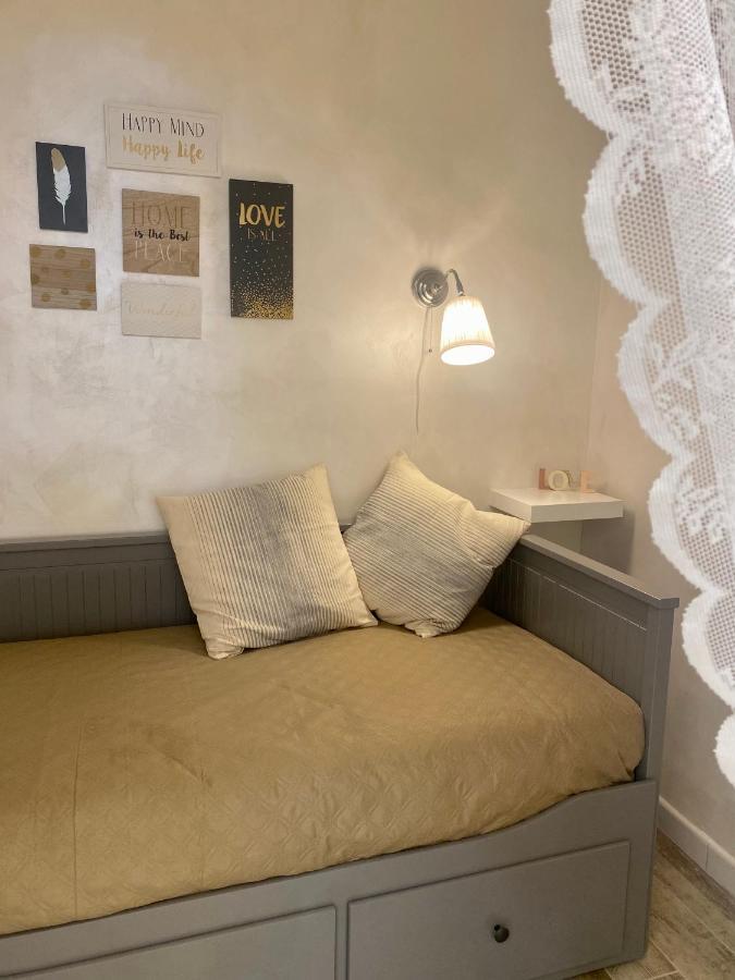 Apartment Close To The Coloseum, 2 Minutes Walk From Metro A Luaran gambar