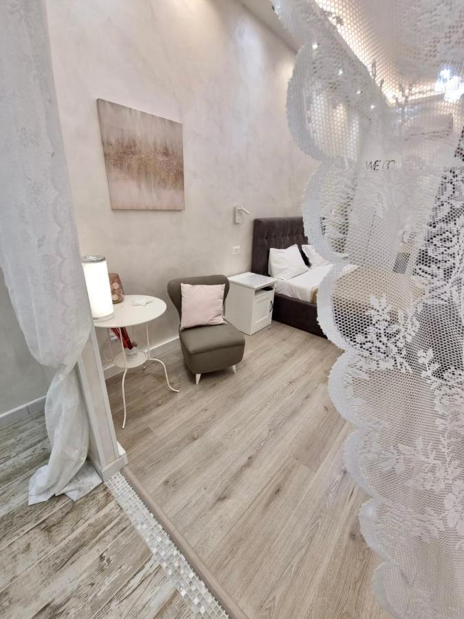 Apartment Close To The Coloseum, 2 Minutes Walk From Metro A Luaran gambar