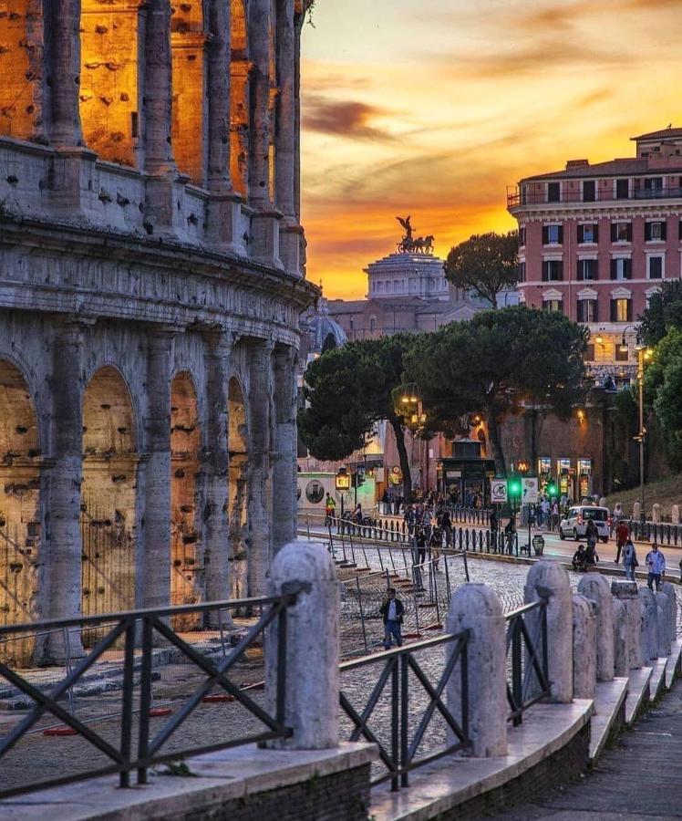 Apartment Close To The Coloseum, 2 Minutes Walk From Metro A Luaran gambar