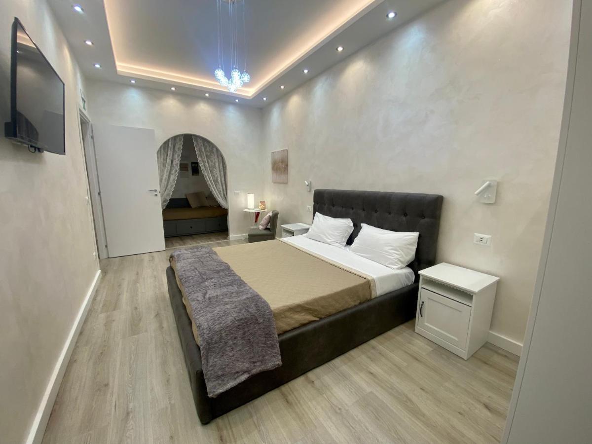 Apartment Close To The Coloseum, 2 Minutes Walk From Metro A Luaran gambar