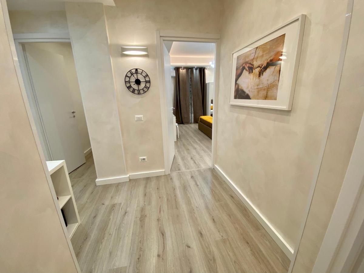 Apartment Close To The Coloseum, 2 Minutes Walk From Metro A Luaran gambar
