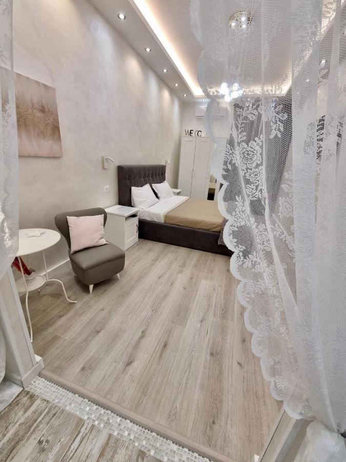 Apartment Close To The Coloseum, 2 Minutes Walk From Metro A Luaran gambar