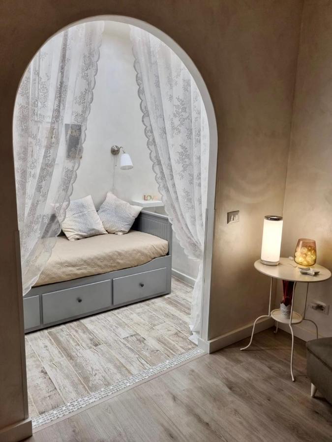 Apartment Close To The Coloseum, 2 Minutes Walk From Metro A Luaran gambar