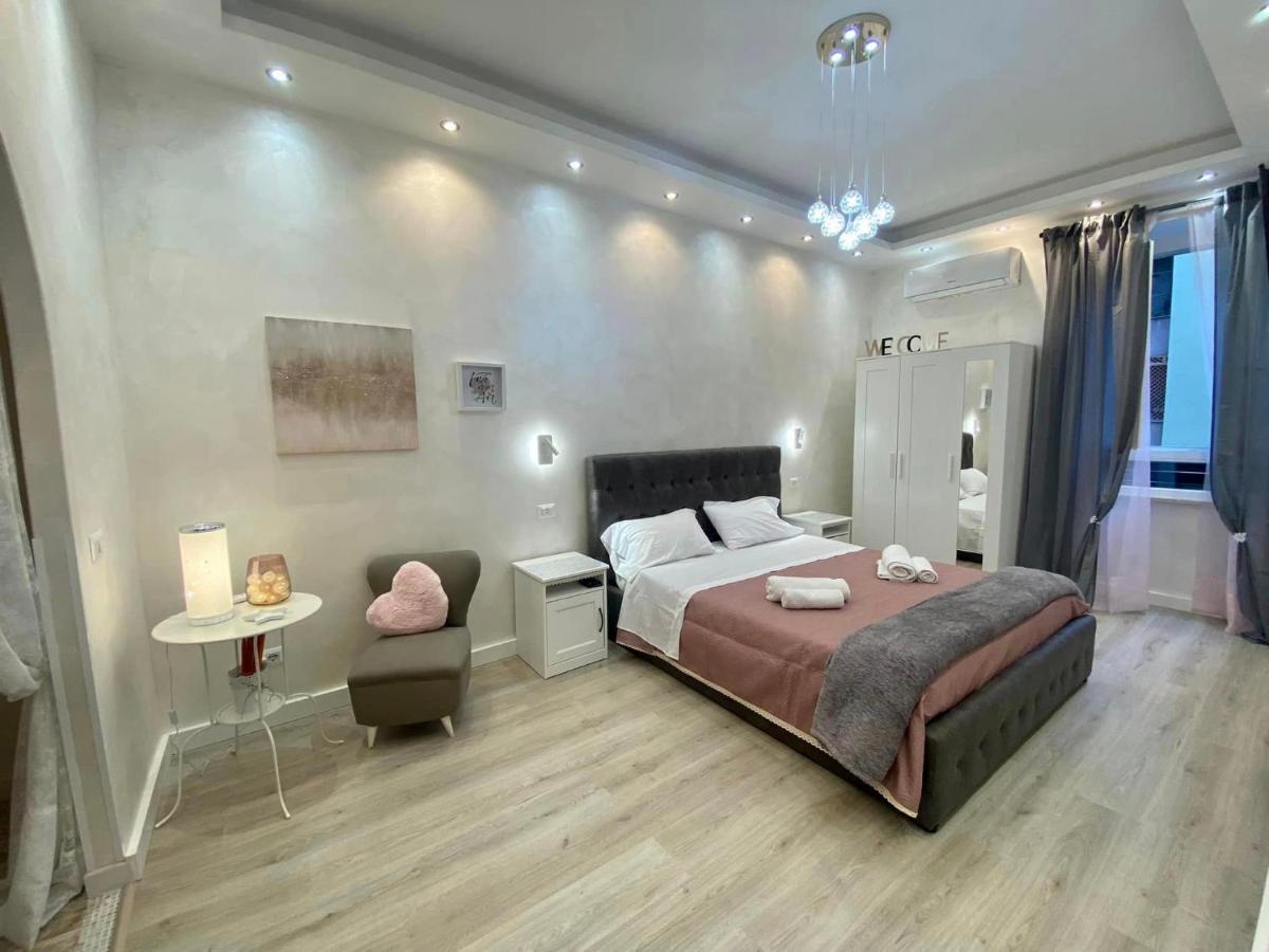 Apartment Close To The Coloseum, 2 Minutes Walk From Metro A Luaran gambar