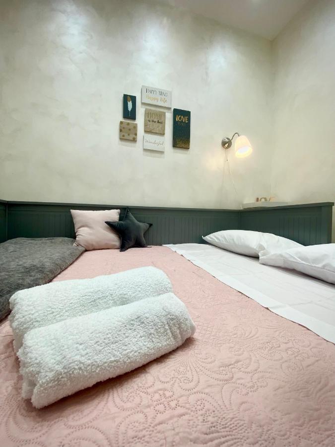 Apartment Close To The Coloseum, 2 Minutes Walk From Metro A Luaran gambar