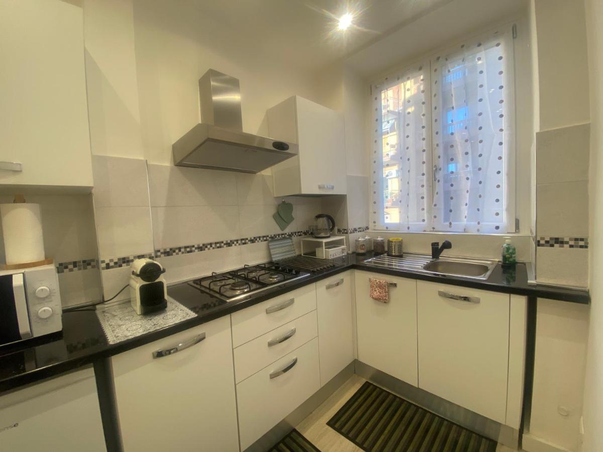 Apartment Close To The Coloseum, 2 Minutes Walk From Metro A Luaran gambar