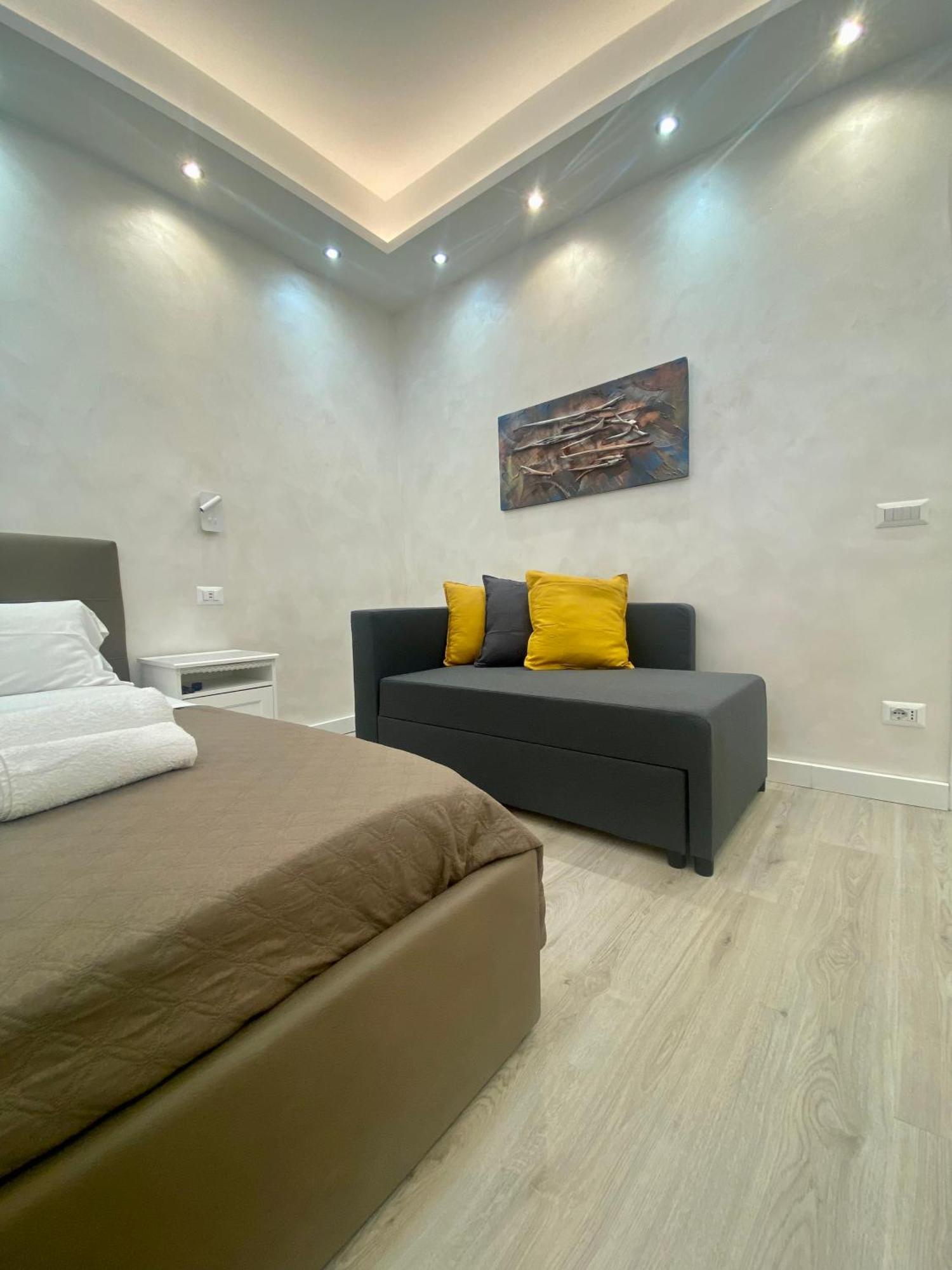 Apartment Close To The Coloseum, 2 Minutes Walk From Metro A Luaran gambar